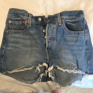 Levi’s cut off shorts